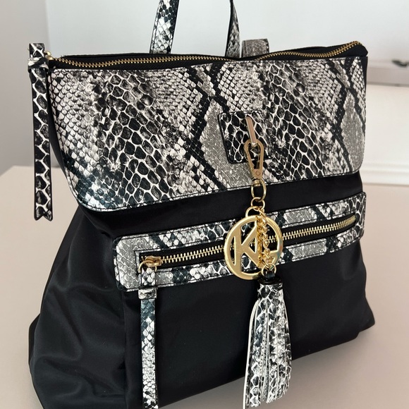 BRAND NEW VERY STYLISH KATE LANDRY BACKPACK PURSE BAG BLACK/SNAKE SKIN PRINT - Picture 2 of 10